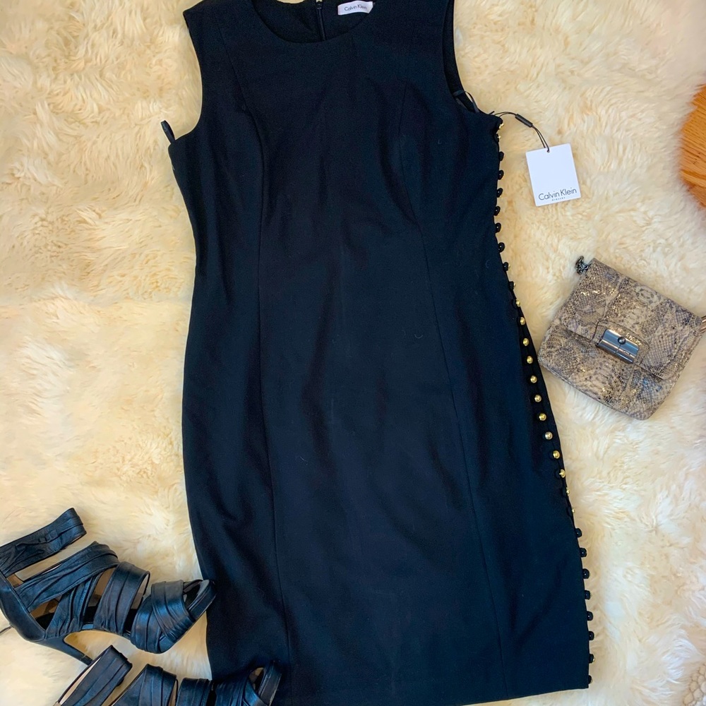 Calvin Klein sheath w/ side gold buttons